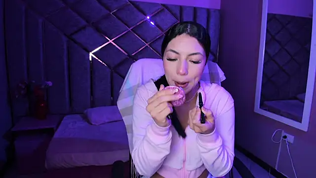 Snapshot of Poly_Sasha_ chatting on 02/19/26, 02:40 Poly Sasha online show from 02/19/26, 02:40