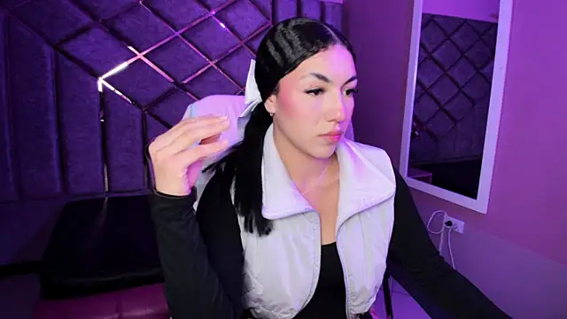 Snapshot of Poly_Sasha_ chatting on 03/14/26, 03:23 Poly Sasha online show from 03/14/26, 03:23