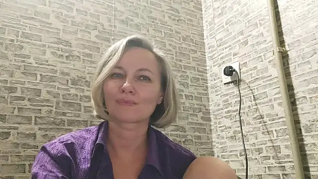 Snapshot of EdithManning chatting on 12/28/24, 05:14 EdithManning online show from 12/28/24, 05:14