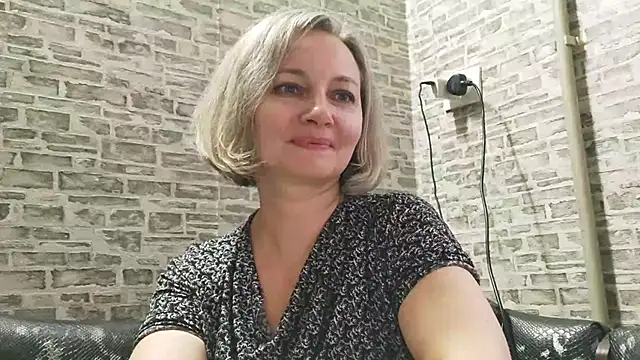 Snapshot of EdithManning chatting on 01/16/25, 12:53 EdithManning online show from 01/16/25, 12:53