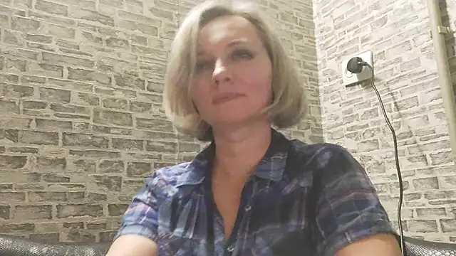 Snapshot of EdithManning chatting on 01/22/25, 05:17 EdithManning online show from 01/22/25, 05:17