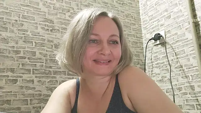 Snapshot of EdithManning chatting on 02/05/25, 02:48 EdithManning online show from 02/05/25, 02:48