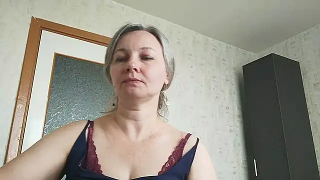 Snapshot of EdithManning chatting on 06/22/26, 06:32 EdithManning online show from 06/22/26, 06:32