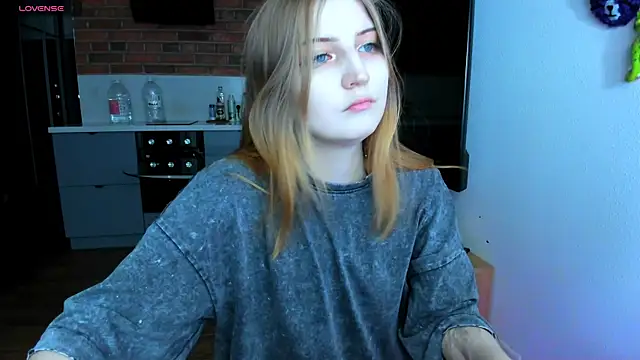 Snapshot of princessaalicc chatting on 03/01/25, 04:44 princessaalicc online show from 03/01/25, 04:44