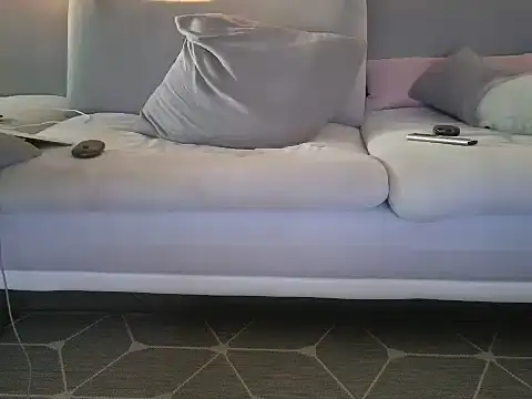 Snapshot of Laure11 chatting on 10/16/25, 04:52 Laure11 online show from 10/16/25, 04:52