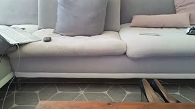 Snapshot of Laure11 chatting on 10/30/25, 01:23 Laure11 online show from 10/30/25, 01:23