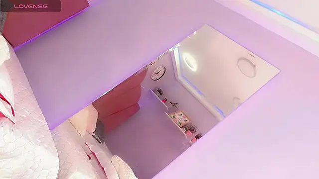 Snapshot of Jadeyourqueen chatting on 01/04/25, 03:28 Jadeyourqueen online show from 01/04/25, 03:28