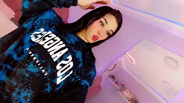 Snapshot of Jadeyourqueen chatting on 01/04/25, 06:30 Jadeyourqueen online show from 01/04/25, 06:30