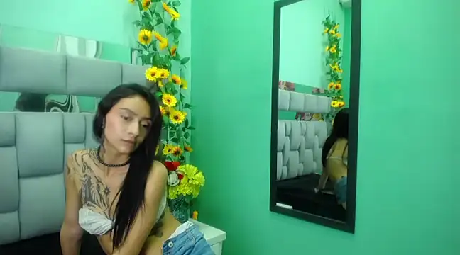 Miaa Thopmson online show from 03/01/25, 09:29