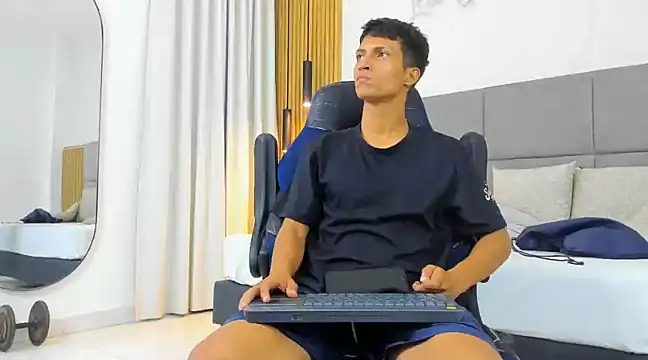 Snapshot of wolf_james123 chatting on 02/01/25, 02:05 wolf james123 online show from 02/01/25, 02:05