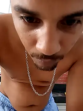 Snapshot of gugao666 chatting on 12/12/24, 01:28 gugao666 online show from 12/12/24, 01:28