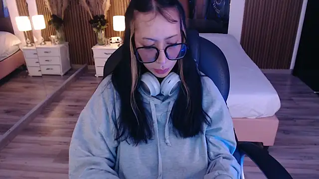 Sam mansson66 online show from 11/05/25, 12:49