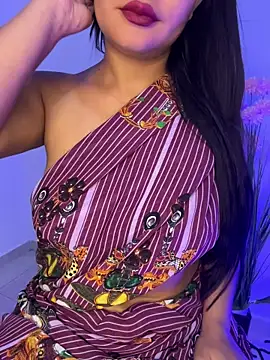 Snapshot of shara_queen1 chatting on 12/01/25, 12:10 shara queen1 online show from 12/01/25, 12:10