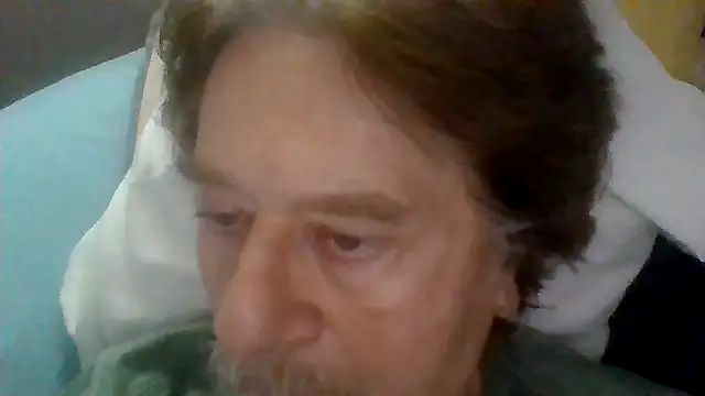 Snapshot of frankie7inch chatting on 05/18/26, 01:06 frankie7inch online show from 05/18/26, 01:06