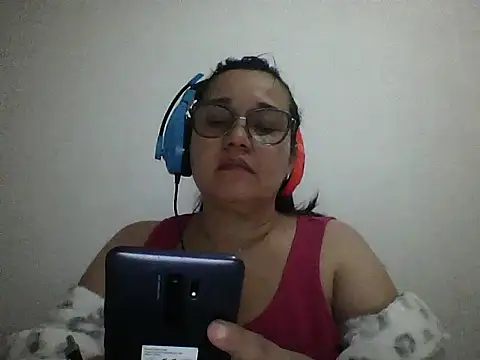 gaby0075 online show from 12/04/24, 10:19