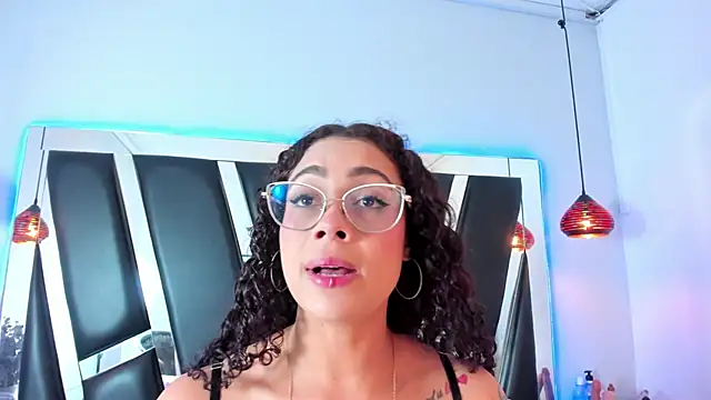 antonelllepiercee online show from 03/06/25, 11:36