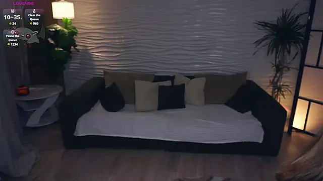 Snapshot of EditaBumford chatting on 03/13/25, 12:13 EditaBumford online show from 03/13/25, 12:13