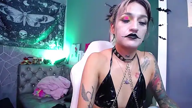 Snapshot of amelierouss chatting on 05/23/26, 03:45 amelierouss online show from 05/23/26, 03:45