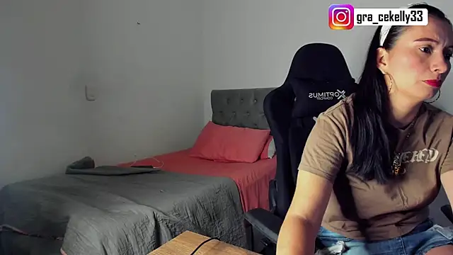 gracekelly12 online show from 02/06/25, 07:18