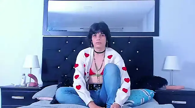 Snapshot of Caitlynwheler chatting on 12/02/24, 01:03 Caitlynwheler online show from 12/02/24, 01:03