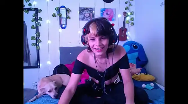 Snapshot of Caitlynwheler chatting on 01/22/25, 08:59 Caitlynwheler online show from 01/22/25, 08:59