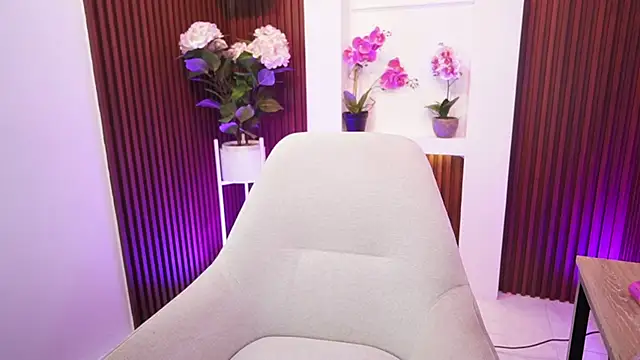 Snapshot of CattleyaScaly chatting on 09/18/25, 07:49 CattleyaScaly online show from 09/18/25, 07:49