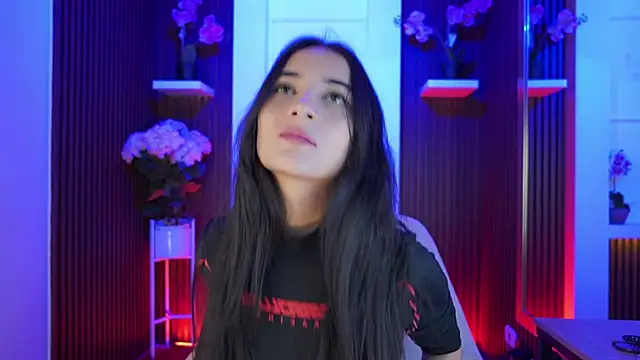 Snapshot of CattleyaScaly chatting on 10/18/25, 07:14 CattleyaScaly online show from 10/18/25, 07:14