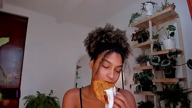 Snapshot of Johaphyton chatting on 12/04/24, 01:20 Johaphyton online show from 12/04/24, 01:20