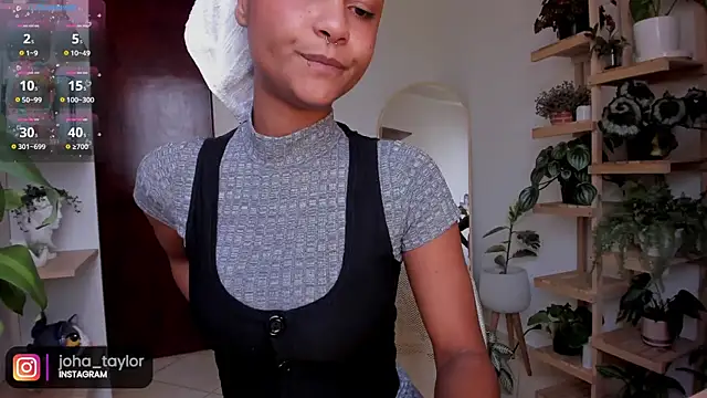 Snapshot of Johaphyton chatting on 12/31/24, 08:12 Johaphyton online show from 12/31/24, 08:12