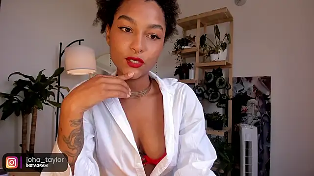 Snapshot of Johaphyton chatting on 03/08/25, 08:35 Johaphyton online show from 03/08/25, 08:35