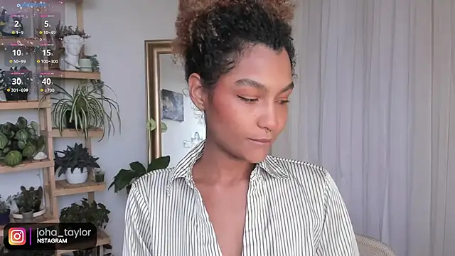 Snapshot of Johaphyton chatting on 11/25/25, 09:04 Johaphyton online show from 11/25/25, 09:04