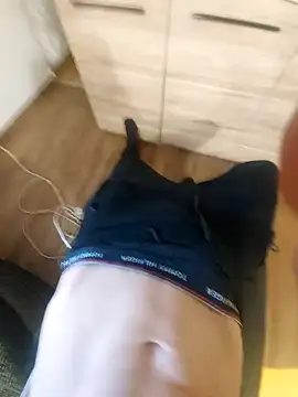 Snapshot of Deniell-01 chatting on 09/13/25, 12:38 Deniell-01 online show from 09/13/25, 12:38