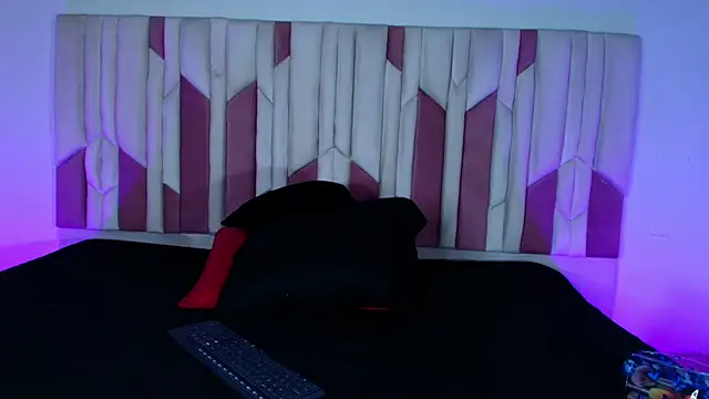 mia stanfort online show from 10/04/25, 07:12