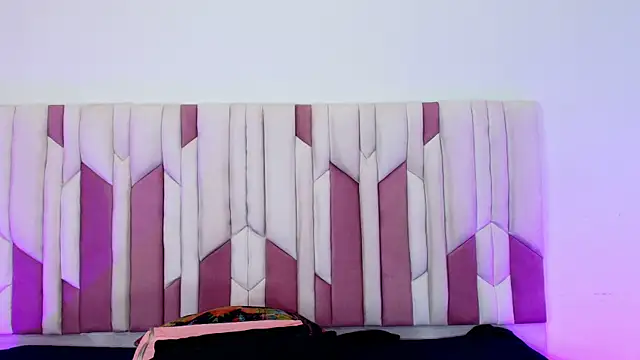 mia stanfort online show from 10/19/25, 07:14