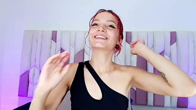 mia stanfort online show from 10/20/25, 07:14