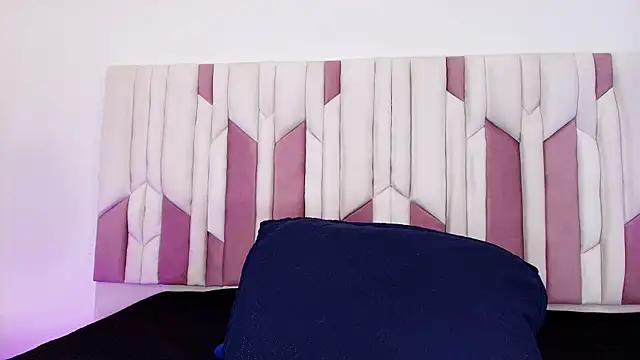 mia stanfort online show from 11/07/25, 07:14