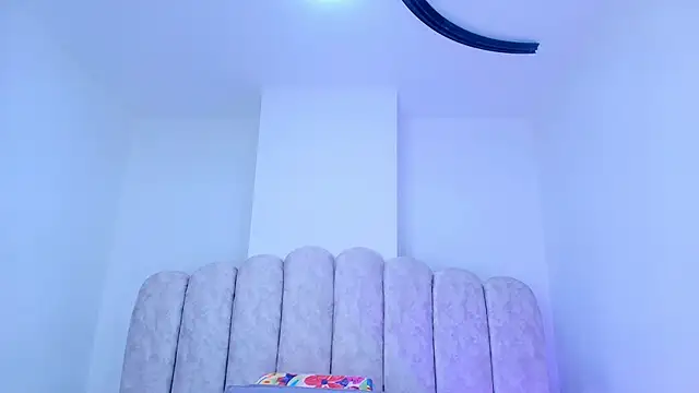 mia stanfort online show from 12/15/25, 07:29