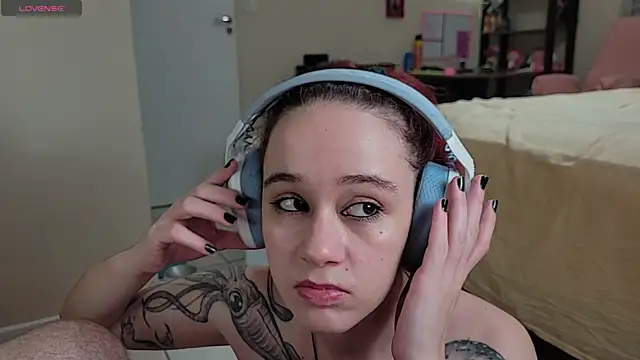 Snapshot of Angels_fuck chatting on 02/03/25, 01:41 Angels fuck online show from 02/03/25, 01:41