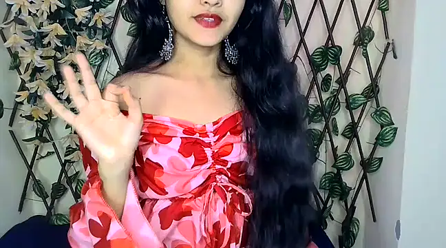 Snapshot of SUZY_FROMUS chatting on 02/07/25, 05:29 SUZY FROMUS online show from 02/07/25, 05:29