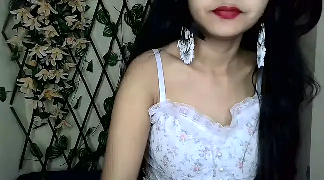 Snapshot of SUZY_FROMUS chatting on 02/13/25, 01:29 SUZY FROMUS online show from 02/13/25, 01:29