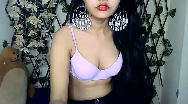 Snapshot of SUZY_FROMUS chatting on 02/14/25, 04:20 SUZY FROMUS online show from 02/14/25, 04:20