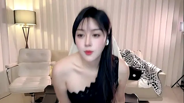 Snapshot of K-moumou chatting on 09/25/25, 03:38 K-moumou online show from 09/25/25, 03:38