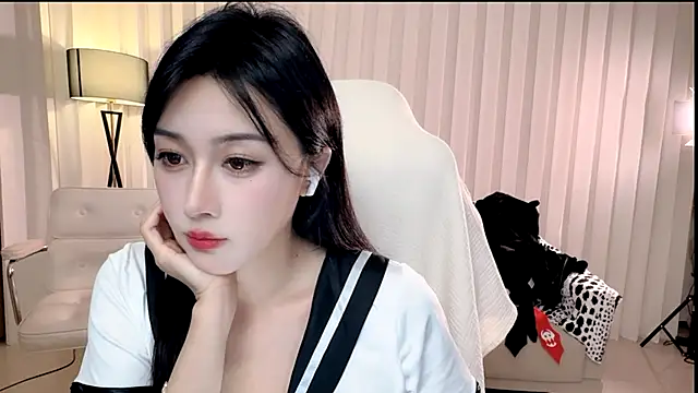 K-moumou online show from 11/10/25, 03:11