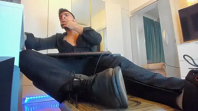 welcometo hell online show from 10/18/25, 01:45