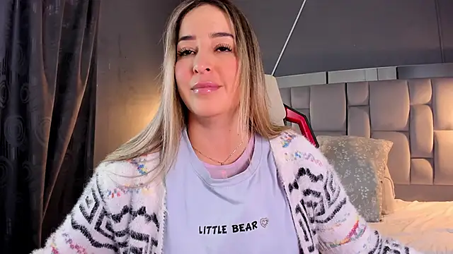 Snapshot of AliceSteel12 chatting on 01/29/25, 02:21 AliceSteel12 online show from 01/29/25, 02:21