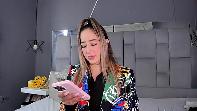 Snapshot of AliceSteel12 chatting on 03/21/25, 03:02 AliceSteel12 online show from 03/21/25, 03:02