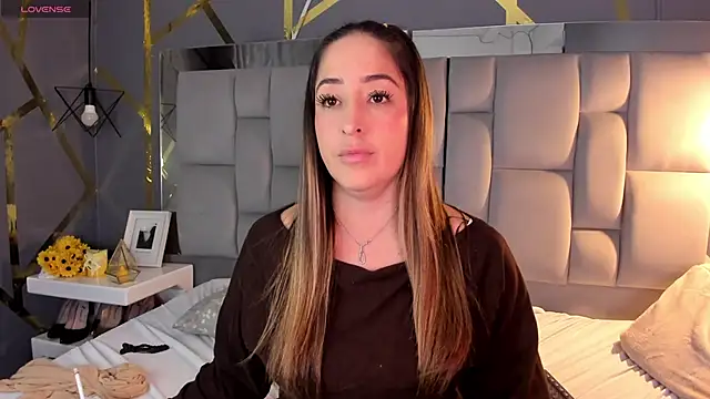 Snapshot of AliceSteel12 chatting on 10/14/25, 11:27 AliceSteel12 online show from 10/14/25, 11:27