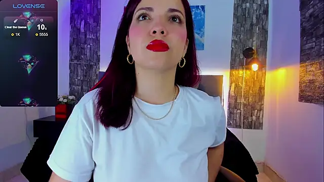 Snapshot of tatiana_sc chatting on 02/25/25, 01:28 tatiana sc online show from 02/25/25, 01:28