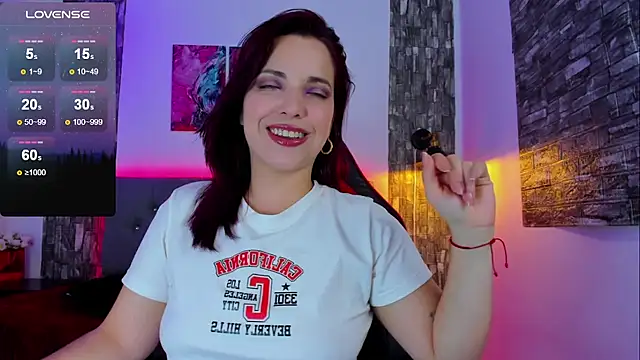 Snapshot of tatiana_sc chatting on 03/05/25, 05:08 tatiana sc online show from 03/05/25, 05:08