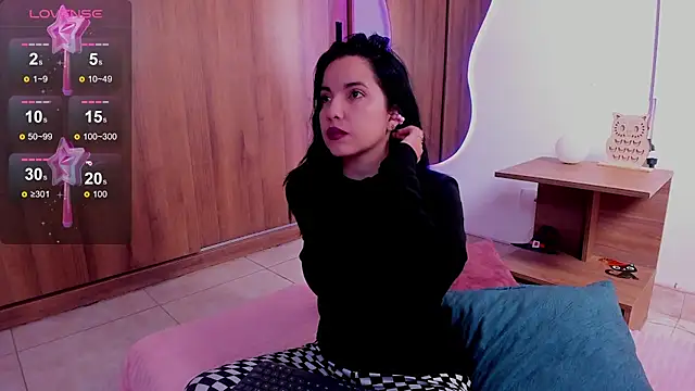 Snapshot of tatiana_sc chatting on 10/25/25, 12:23 tatiana sc online show from 10/25/25, 12:23